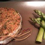 Медальоны из лосося под хлебной корочкой