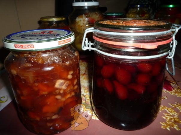 Десерт из тыквы с медом, кизилом и орехами