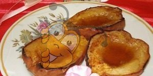 Горячий десерт из груш с мёдом и корицей