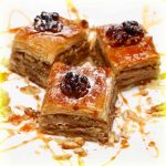 Пахлава из слоеного теста