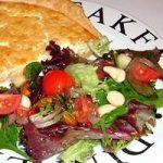 Медово-чесночная приправа из уксуса, растительного масла и пряностей