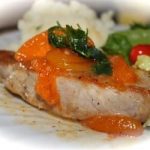 Свиные отбивные с абрикосом и мёдом