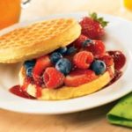 Медово-ягодный вафельный сэндвич