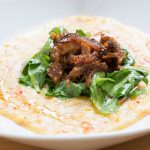 Картофельная похлебка с кукурузой, тушеной свининой и мёдом