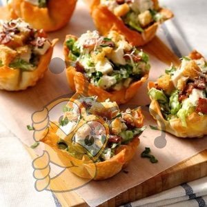 Азиатские Турецкие вонтоны с соусом сальса из манго