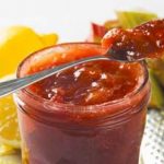 Консервированные ревень со сливой и имбирем