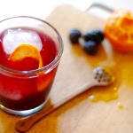 Напиток из ежевики и лимонной корки