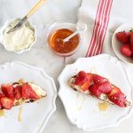 Рецепт приготовления клубничного спреда с сыром Рикотта и мёдом